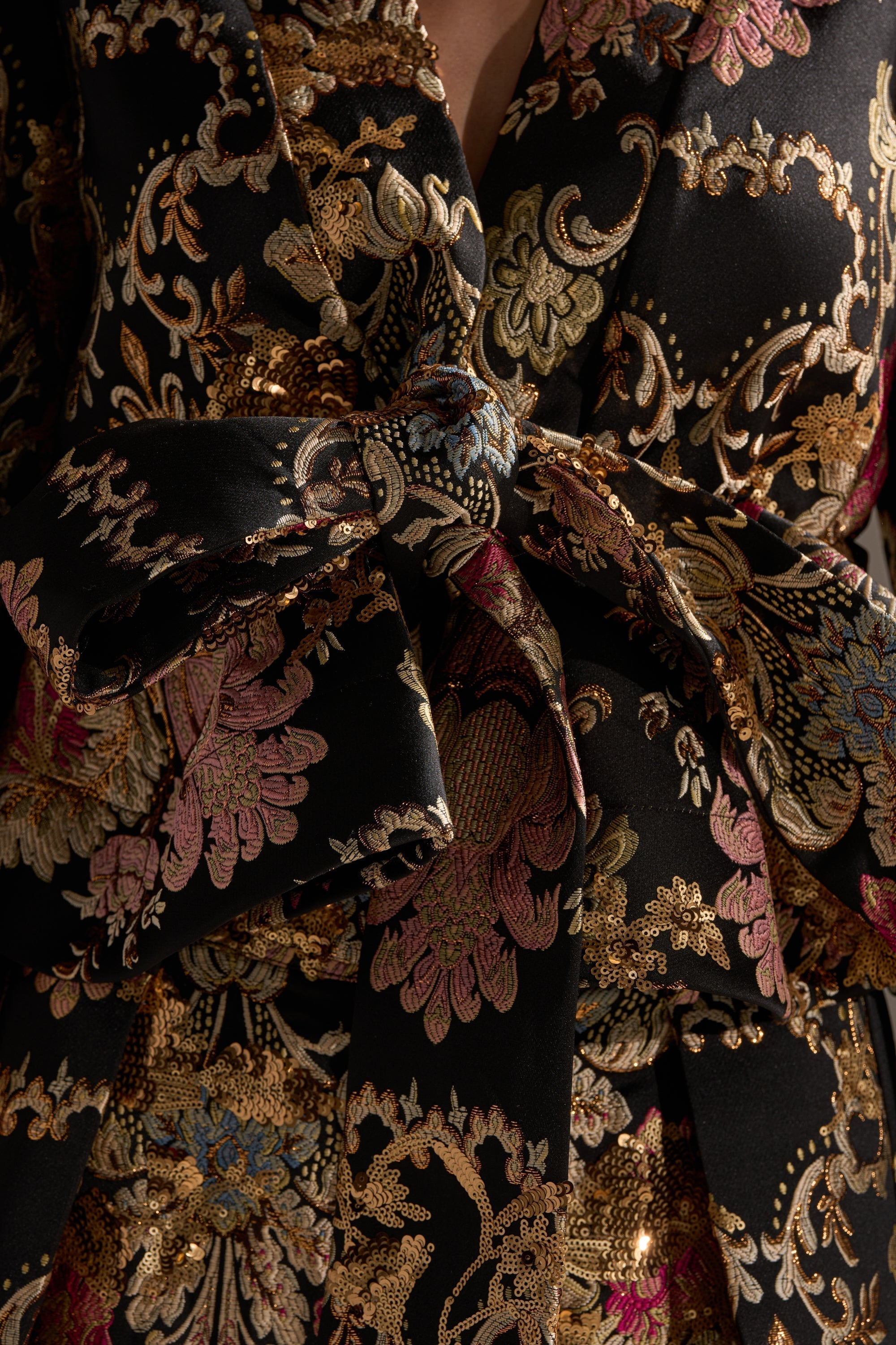 LUXE ENERGY BROCADE BLOUSE