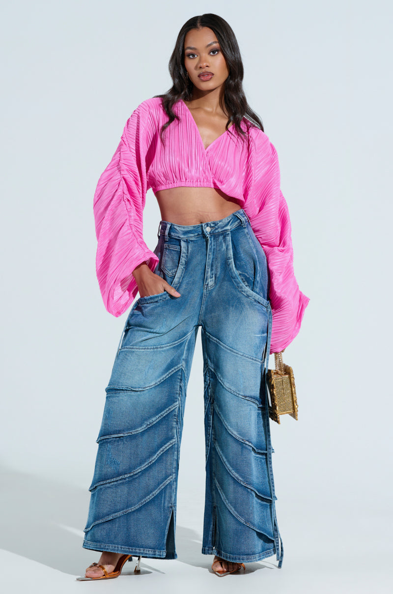 CROPPED PLISSE RUCHED SLEEVE BLOUSE