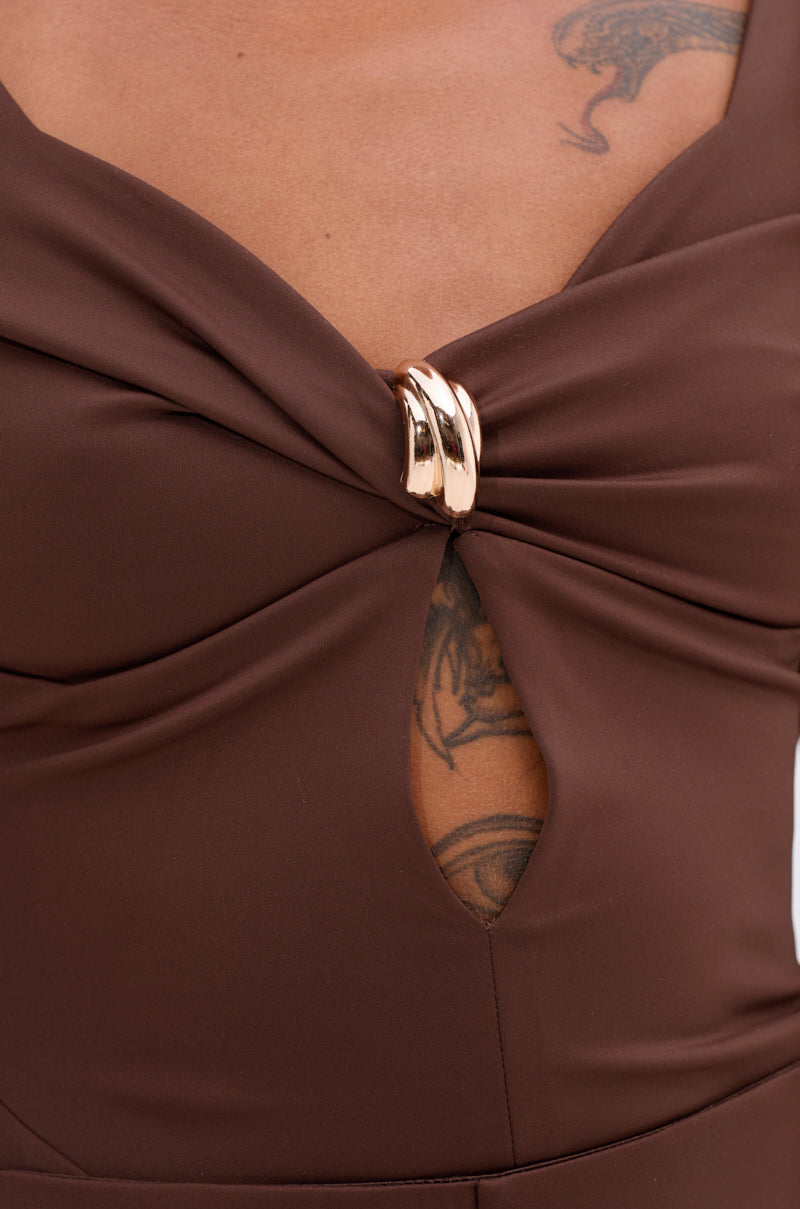 LUXE LIFE SEAMLESS BODYSUIT IN BROWN